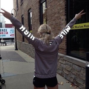 Lululemon Mile High Pullover